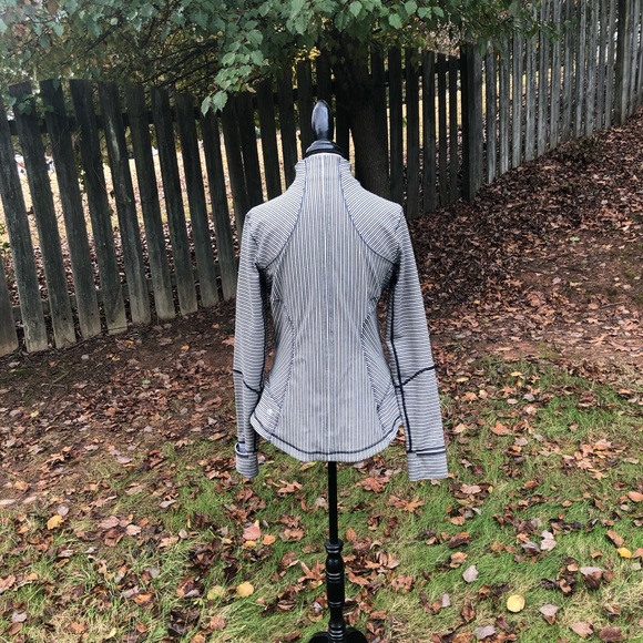 LULULEMON Jacket - Picture 2 of 6